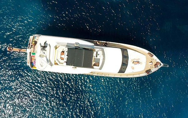 Аренда моторной яхты Falcon 76 на Сардинии
